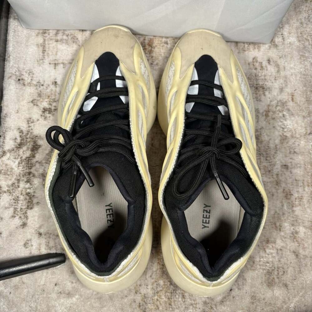 Size 11 - adidas Yeezy Boost 700 V3 Azael - Picture 6 of 8
